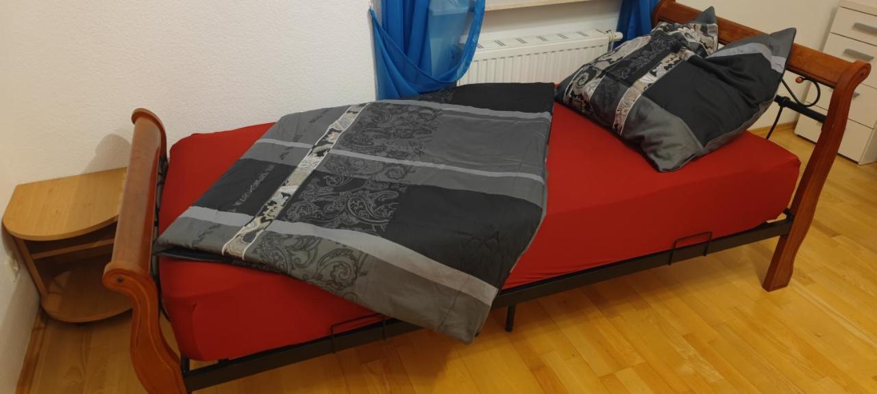 Einzimmerwohnung Mit Parkplatz Ohne Kueche Bischweier Kültér fotó